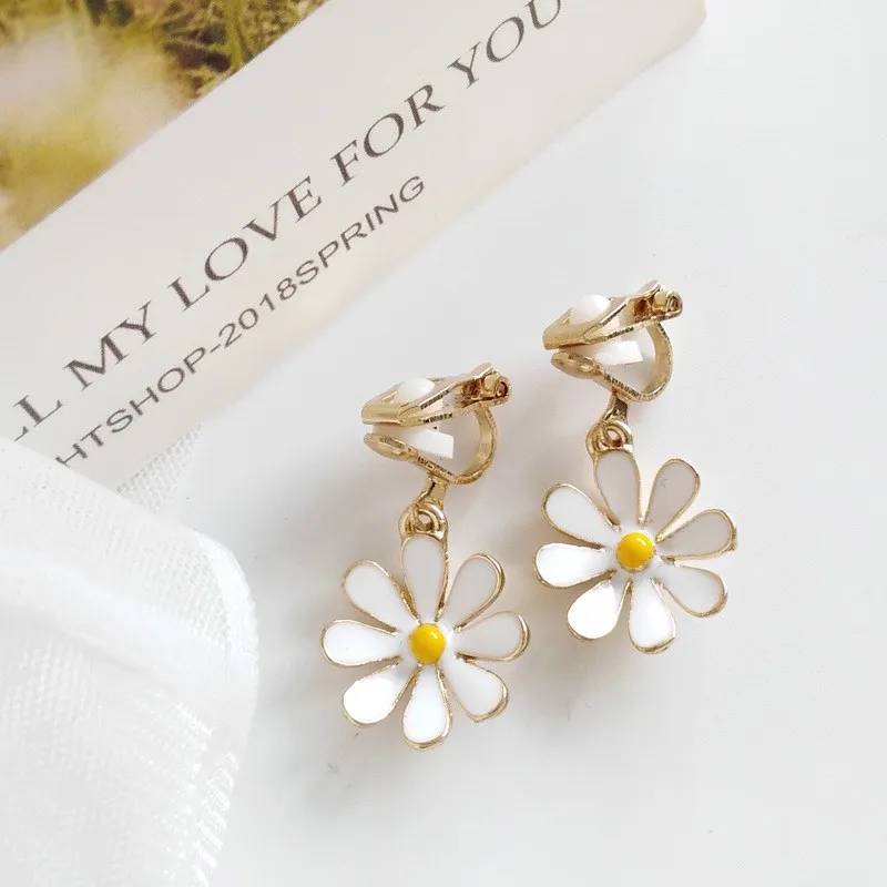 Милые серьги с цветочным кулоном и маленькими шариками|Серьги-гвоздики| |