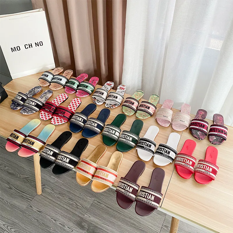 

Slippers Women's Thick Heel 2021 Summer Leisure Beach vacation Outside Wear Embroidery High-heel Sandals And Slippers Women