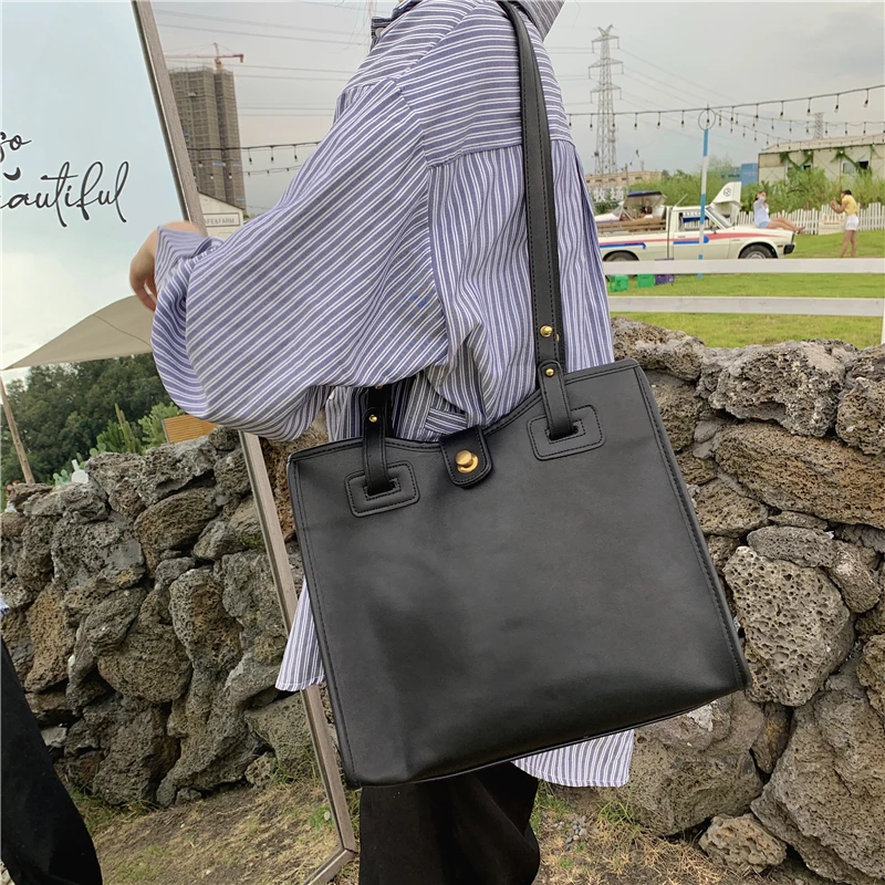 

2021 new high quality messenger bag fashion lady retro designer large capacity female bag all-match single shoulder bag trend