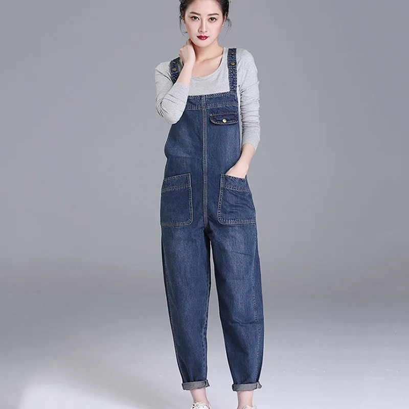 

Loose jeans, women's pockets, bra with shoulder straps, large