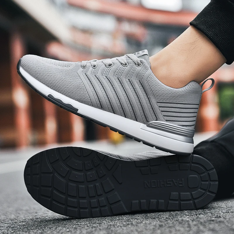 Мужские кроссовки для бега дышащие светильник спортивные улицы новинка 2020