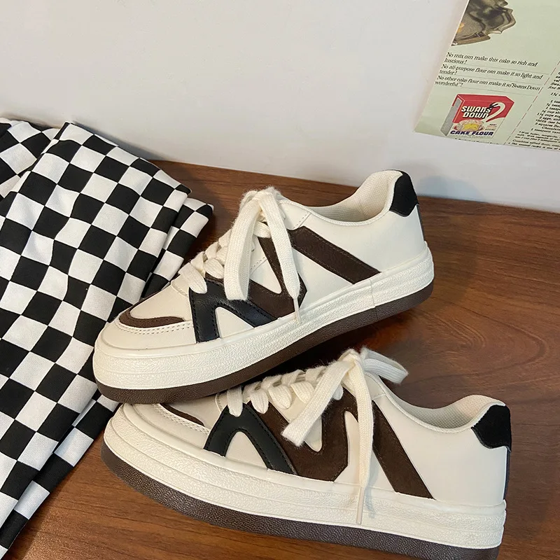 

Женские кроссовки, Новинка осени 2021, модная черная спортивная обувь из искусственной кожи для женщин, удобная высококачественная повседнев...