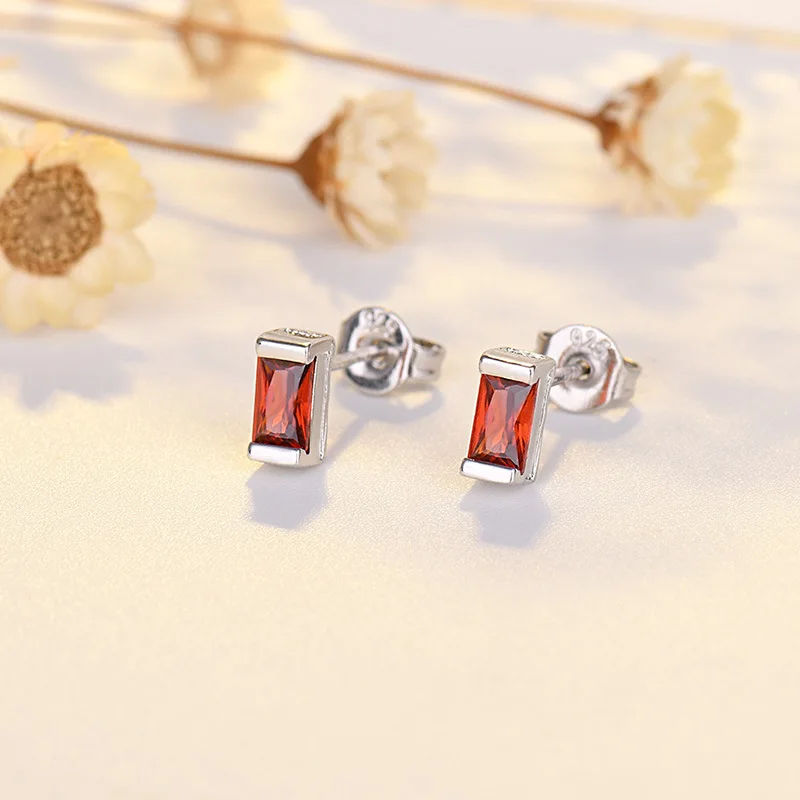 

Exquisite Silver Color Square Cut Red Zircon Stud Earrings Elegant Simple Gems Crystal Earrings Wedding Lover Gifts Fine Jewelry