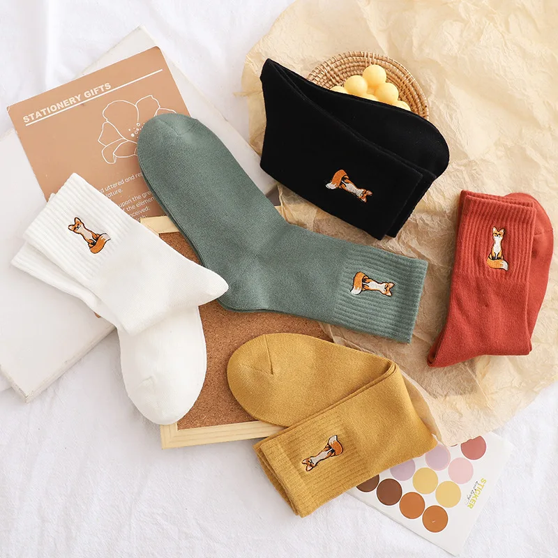 Embroidery Pattern Women Cotton Socks Funny Cute Fox Top Design Solid Color Black White Casual Crew Style Spring Autumn Winte