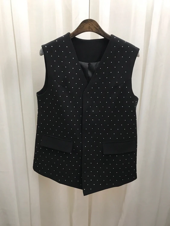 

2021 new women fashion high-quality V-neck heavy-duty rhinestone decoration sleeveless all-match vest top 511