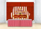 Фон цирк тематика праздник карнавал знак клоун день рождения декорация красные баннеры развлечения занавес палатки фото фон