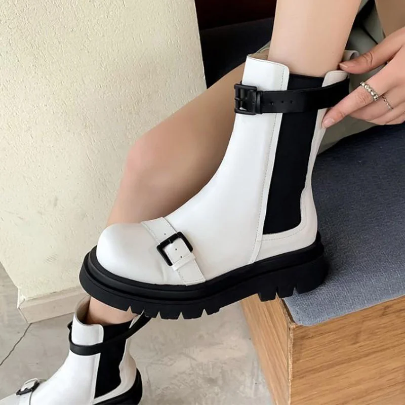 

2021 New Women Flat Ankle Chelsea Boots Females British Style Slip on Buckle Wrap Solid Leather Shoes Ladies Fashion Footwear