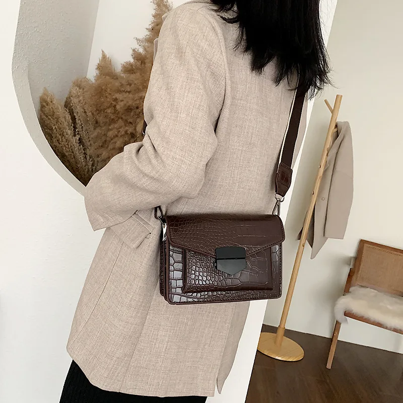 

2020 new mini handbags women fashion ins ultra fire retro wide shoulder strap messenger bag purse simple style Crossbody Bags