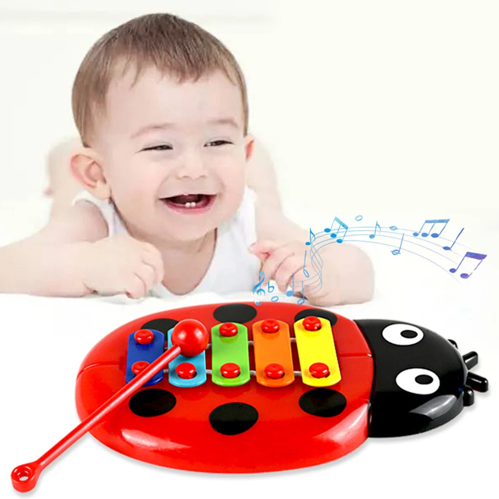 Божья коровка Детские насекомые играющие на пианино музыкальный инструмент