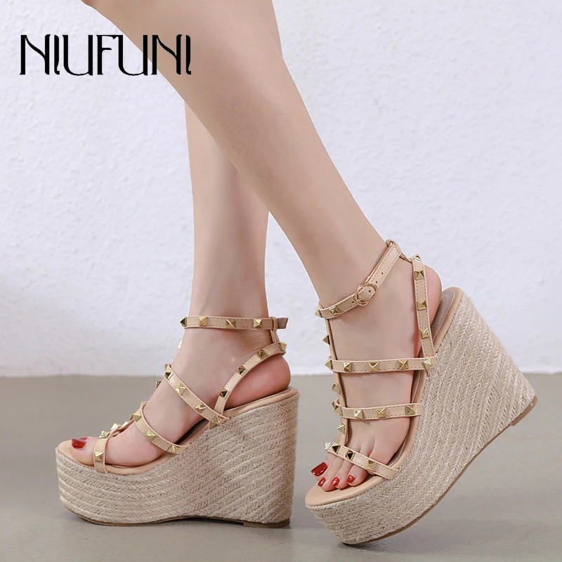 

NIUFUNI Hollow High Heels Rivets Buckle Straps Platform Wedges Sandals Open Toe Gladiator Women's Shoes Rattan Grass Weave Pumps