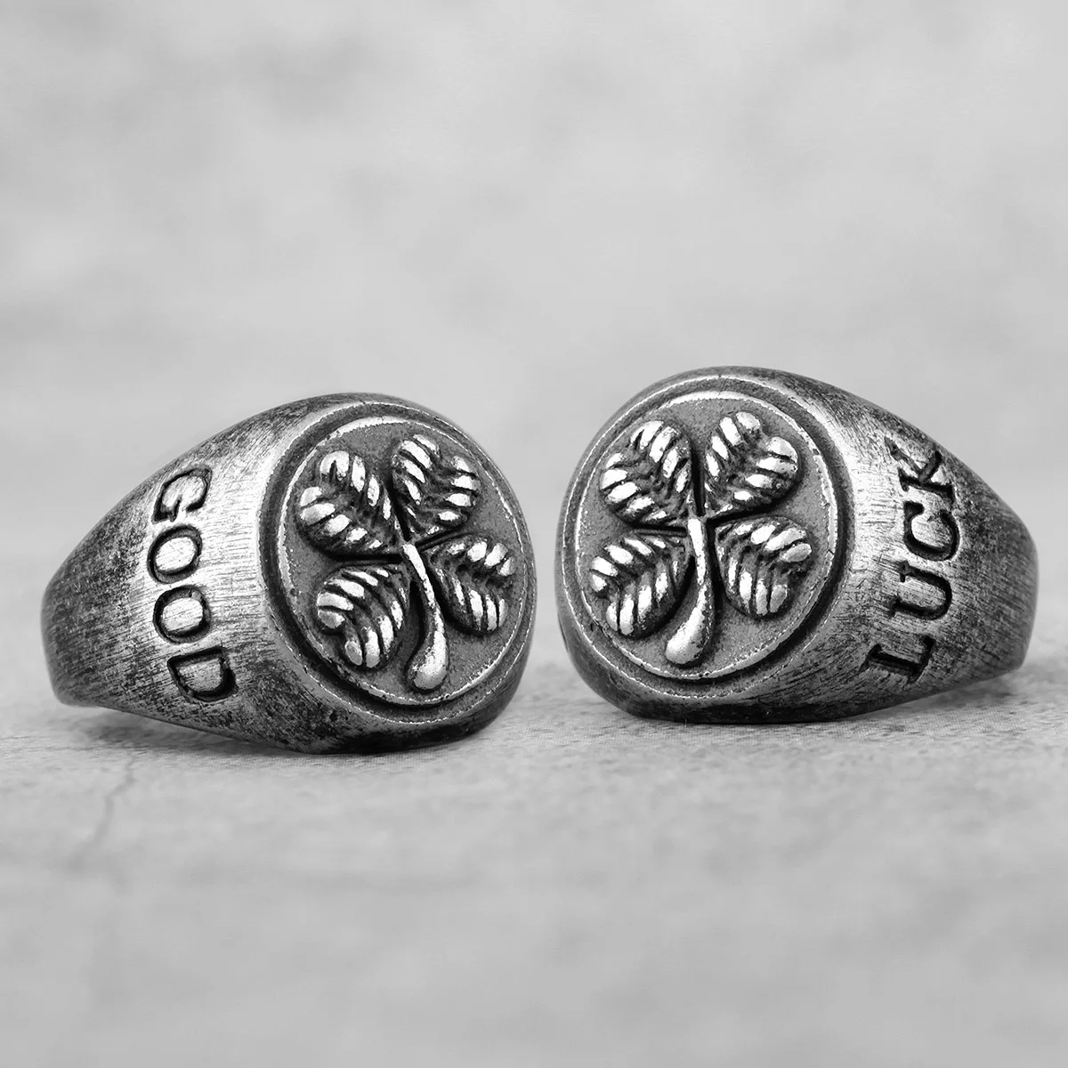 Фото Good Luck Four Leaf Clover Retro Old Black Stainless Steel Mens Rings for Women Male Boy Biker Jewelry Creativity Gift Wholesale №1
