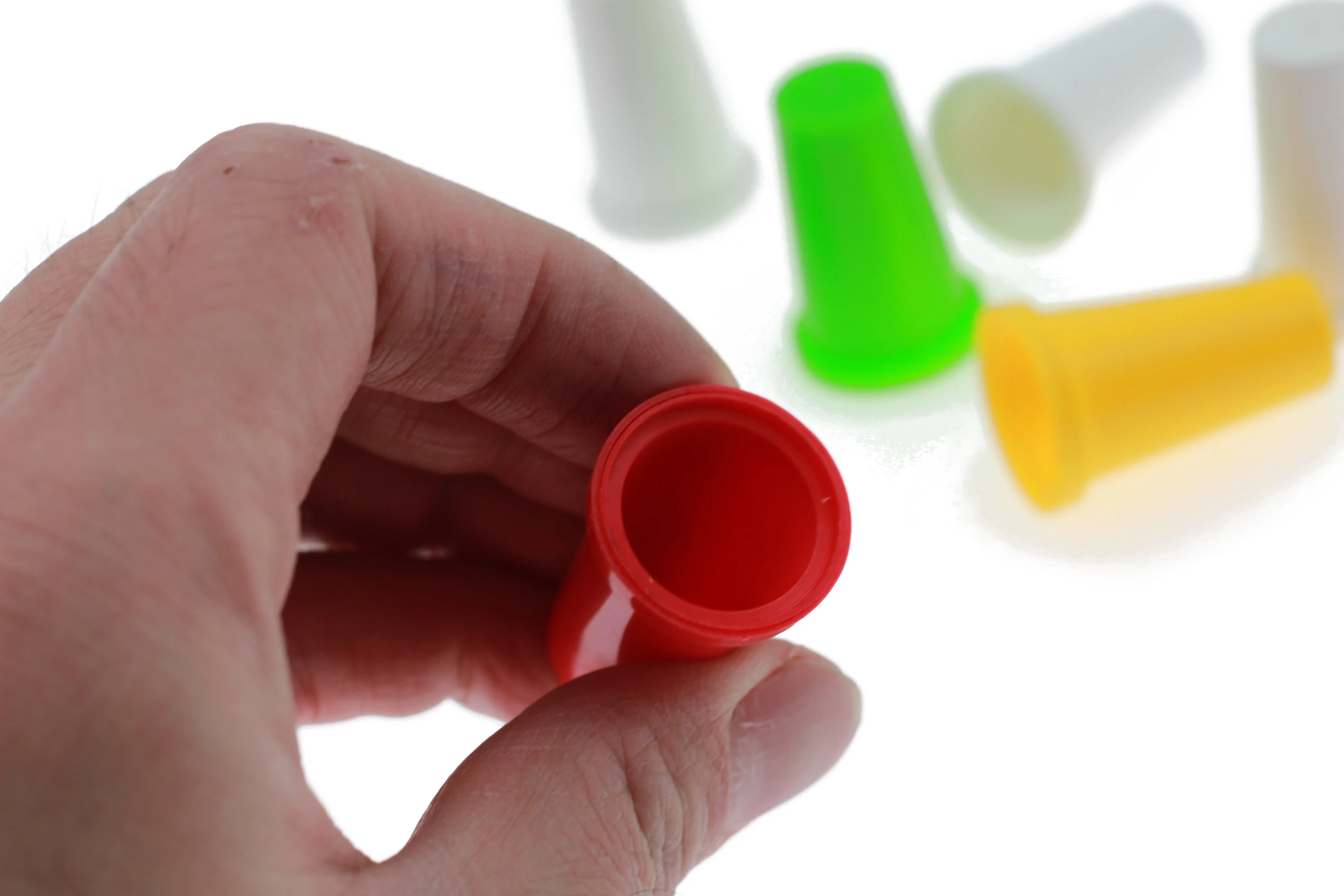 Двойной Цвет 16 Магия наперстки вложенных с двумя пальцами Кепки