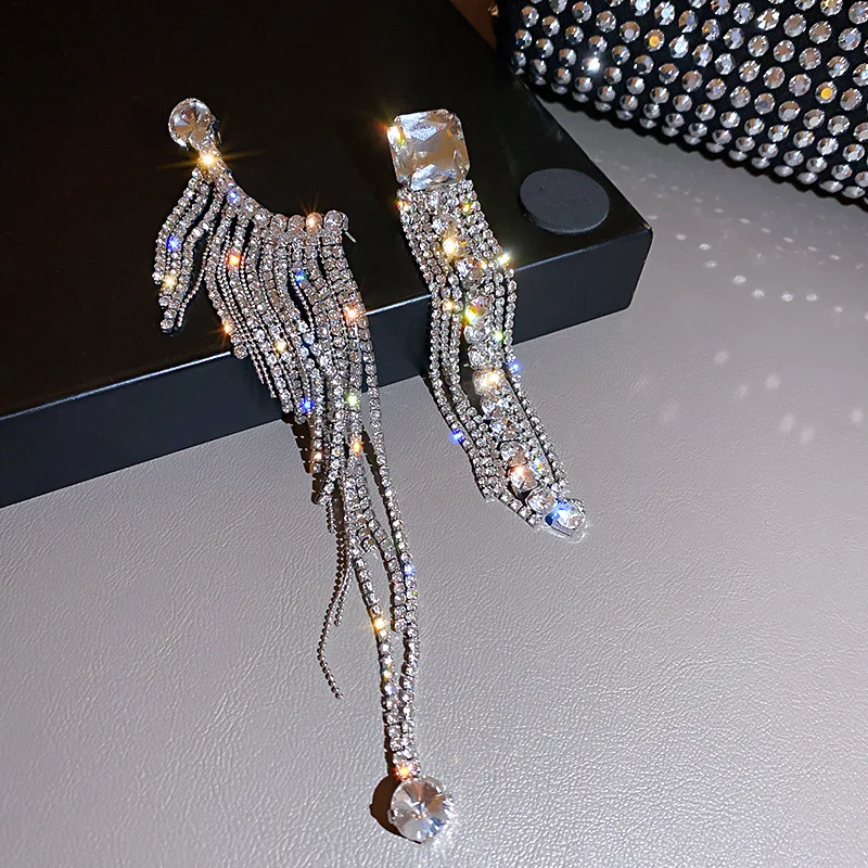 

Exaggerated Asymmetrical Full Rhinestone Dangle Earrings for Women Luxury Shining Crystal Piercing Earring 2021 New Jewelry