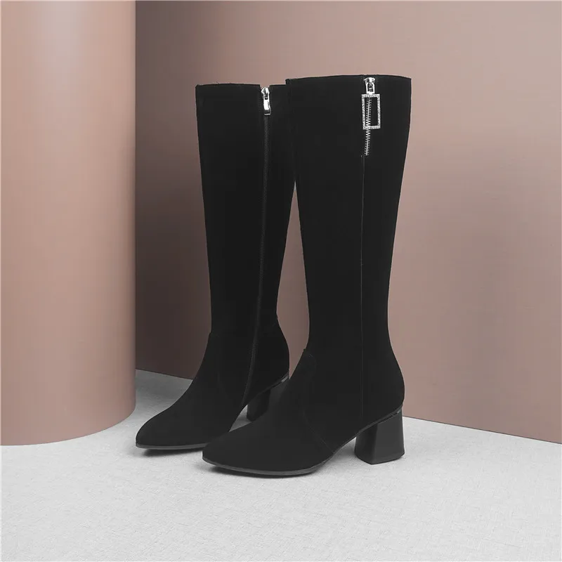 Женские зимние сапоги до колена на квадратном каблуке 5 см женские замшевые из