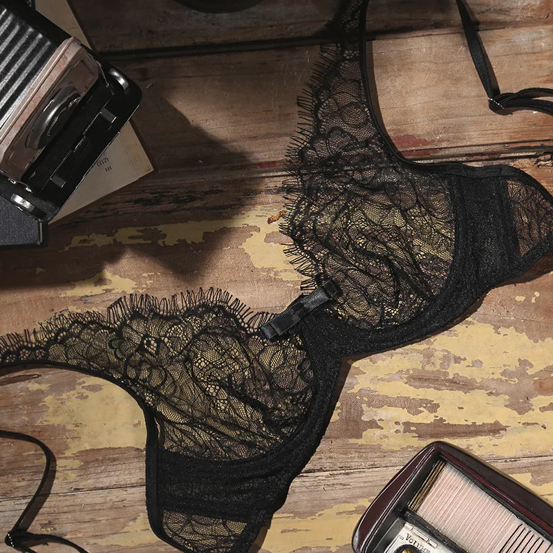 Тонкий сексуальный бюстгальтер без косточек прозрачный кружевной Черные
