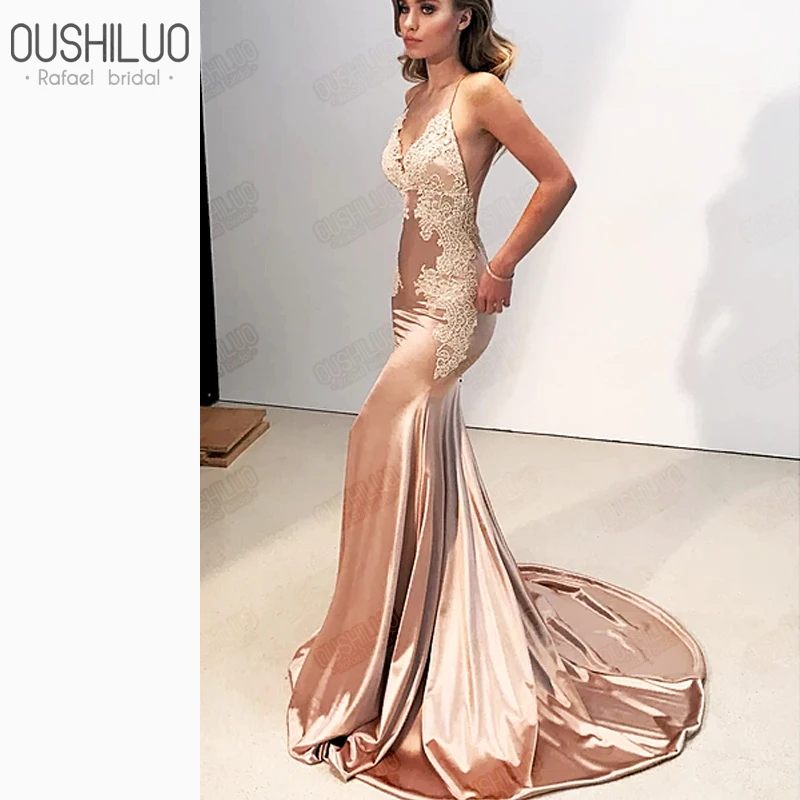 

Lace Applique Mermaid Evening Dress Golden Satin Backless Spaghetti Strap V Neck Court Train Fishtail Long Formal Prom Dresses