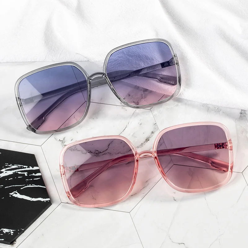 

2021 new anti-blue light square glasses women's fashion gradient color computer glasses UV protective glasses