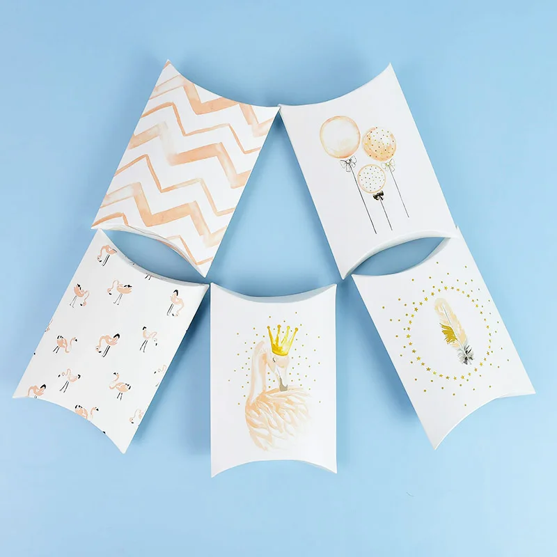 

10pcs Pillow Shape Gift Box Cartoon Print White Paper Boxes Wedding Birthday Party Supplies Favors Packaging Gift Bags 14x10cm