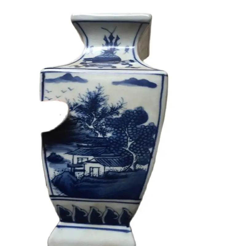 Collection of ancient porcelain vases in Qing Dynasty