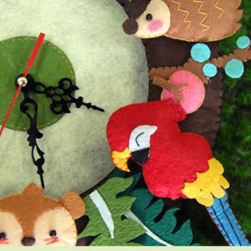 

Christmas Forest Party Clock Big Clock Home Decoration DIY Material Bag Toys Plush Doll Practical Funny DIY Toys for Children