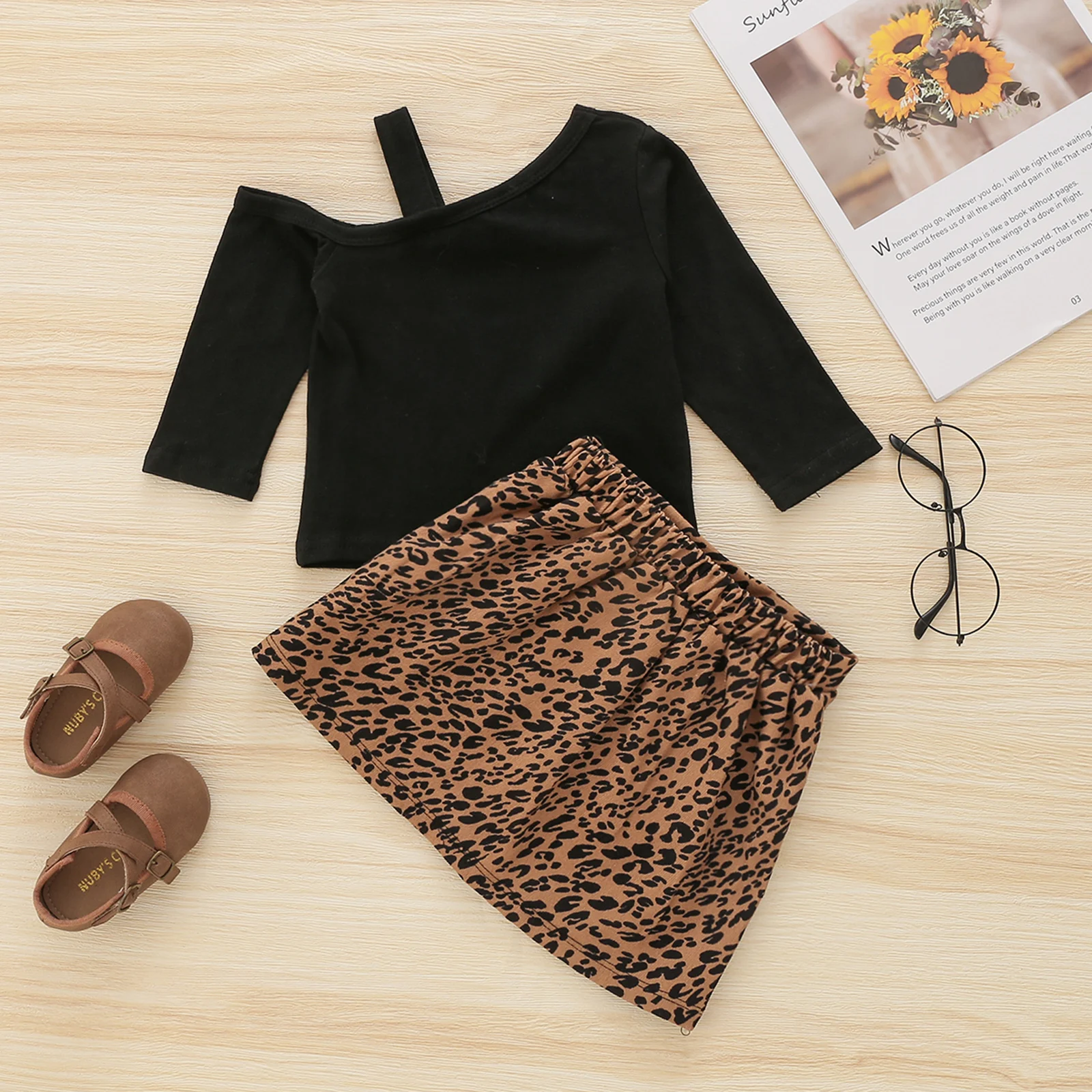 

Baby Girl’s Two Piece Outfits Set Fashion One-shoulder Long Sleeve Tops and Leopard Short Skirt 0-24 Months Baby Clothing 2021