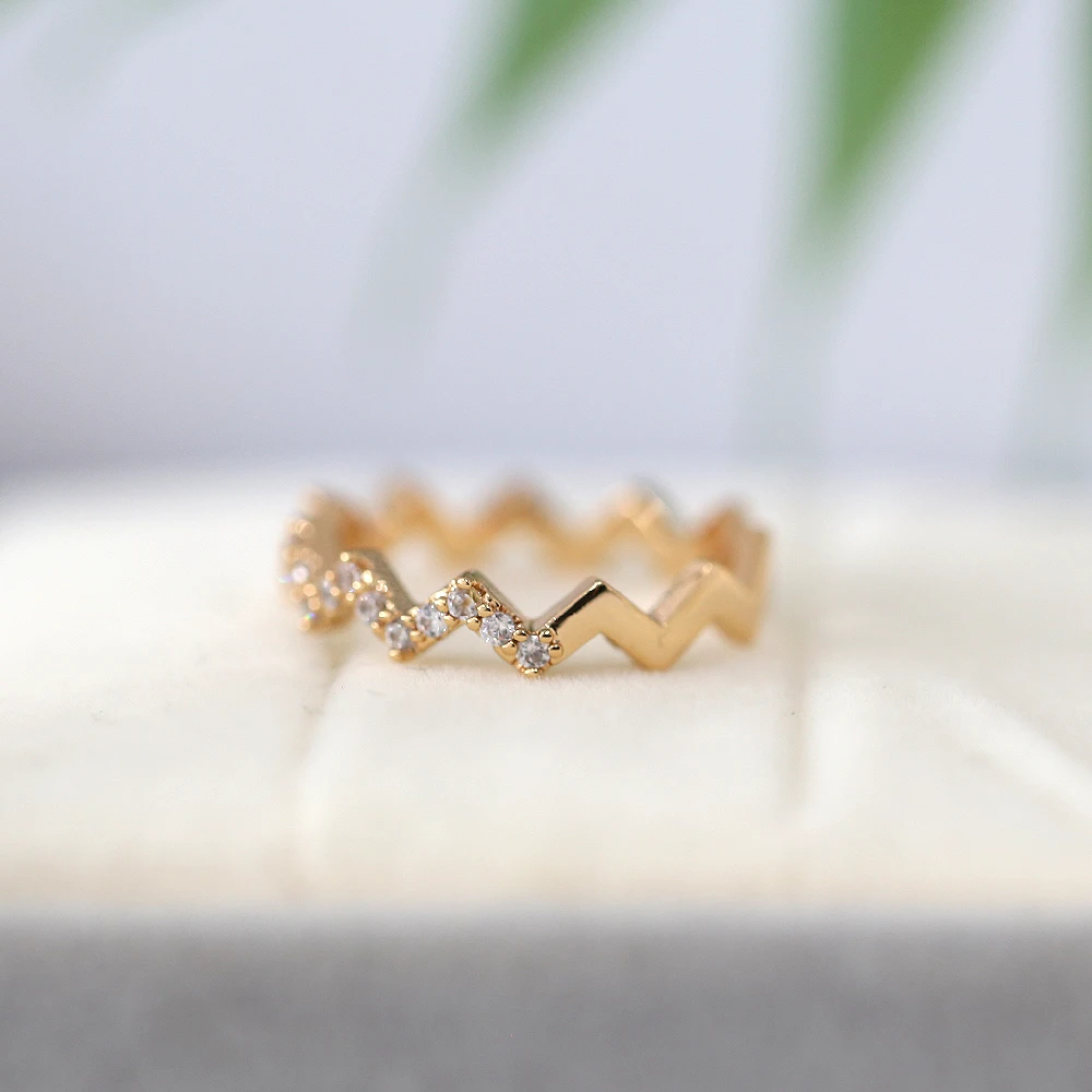 Обручальное кольцо с бриллиантами Половина Вечности из бриллиантов бриллиантом