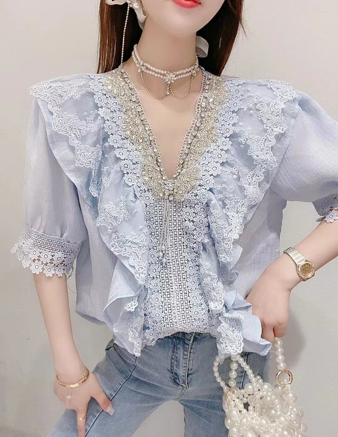 

2021 Summer French Sweet Chiffon Ladies Shirt New V-neck Rhinestone Ruffled White Women Blouses Fashion Beads Puff Sleeve Top