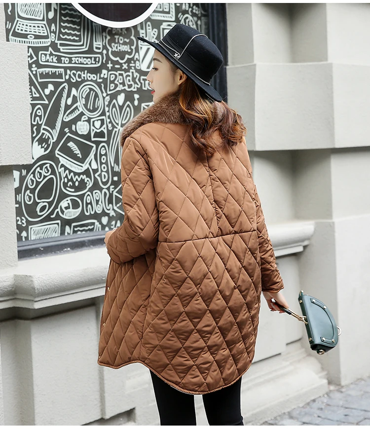 Зимнее женское пальто на утином пуху с воротником из натурального Лисьего меха