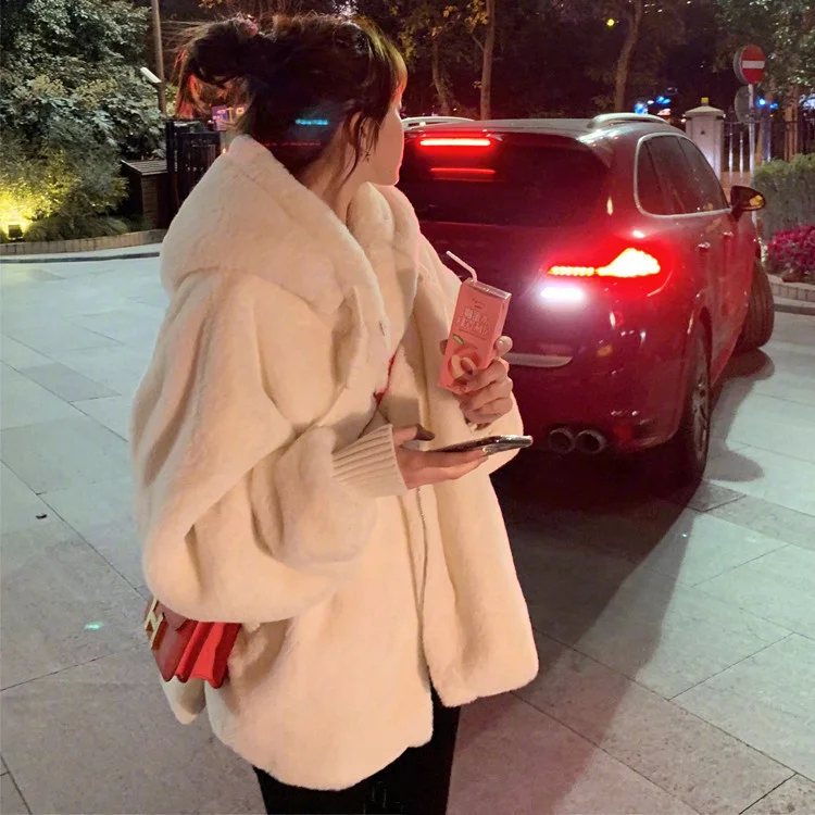 

Autumn and winter 2020 Fur Plush coat for women