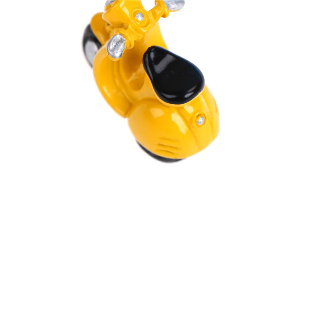 

1PC Miniture Dollhouse Fairy Motorcycle Crafts Micro Landscape Ornaments Miniature Resin Tricycle Garden Decoration