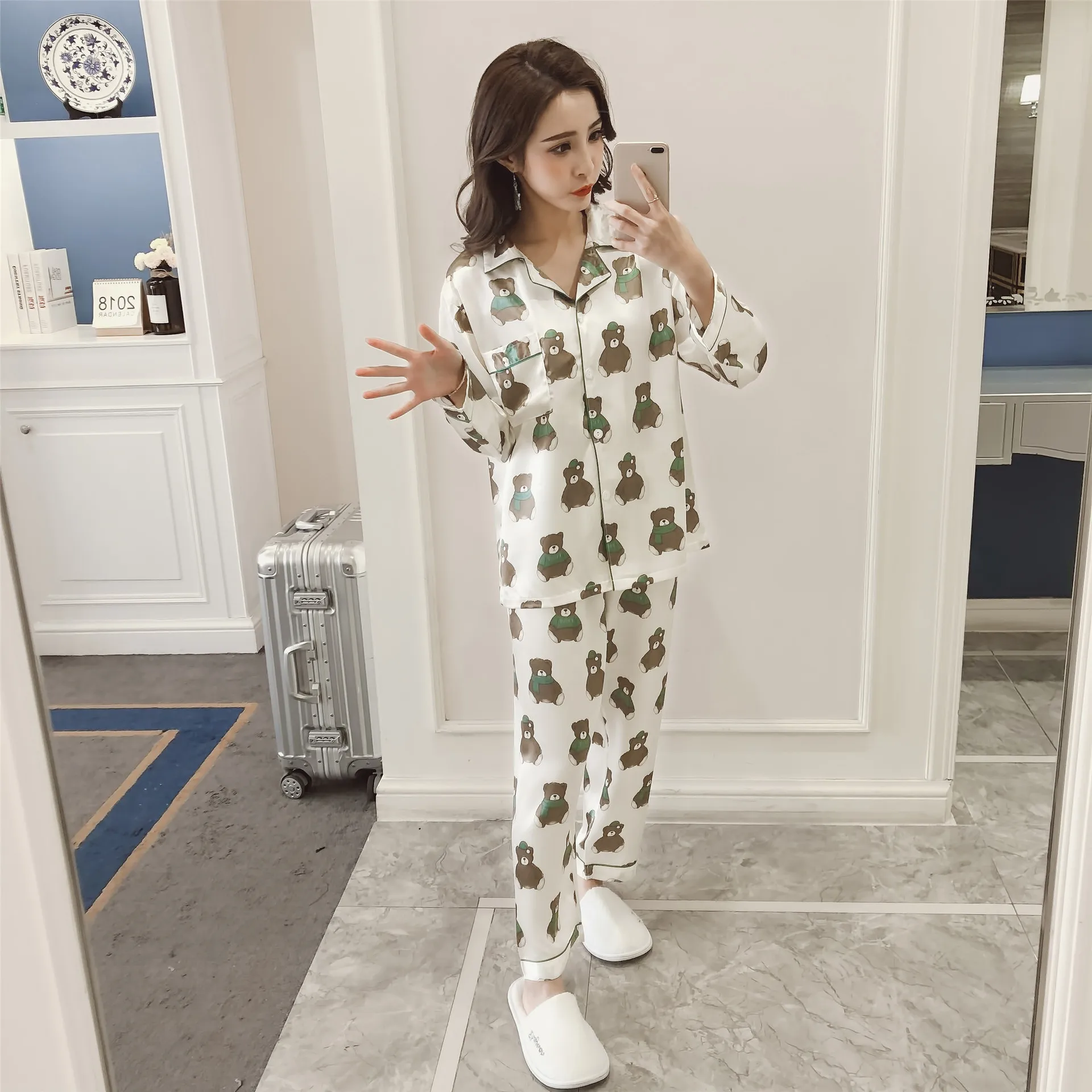 

Spring and autumn Japanese new imitation silk scarf bear print pattern women's home sleeve casual pajamas home