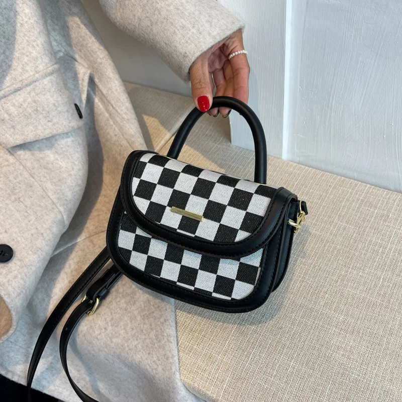 

Дизайнерская Роскошная брендовая маленькая квадратная сумка Ins, Повседневная сумка на плечо для женщин, зимние женские сумки через плечо, в...