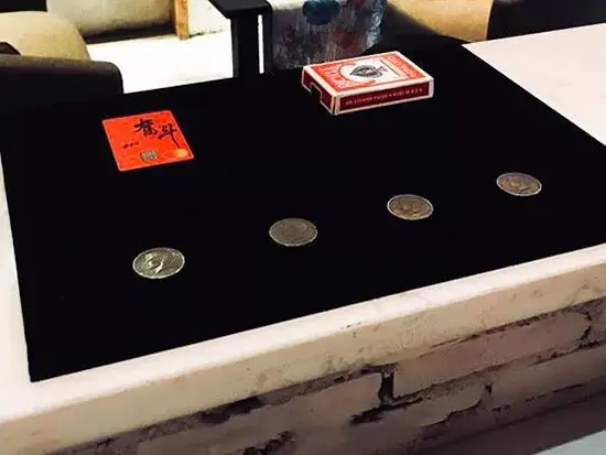 Секретный коврик для фокусов появляющийся Магия закрыть покера палубная карта