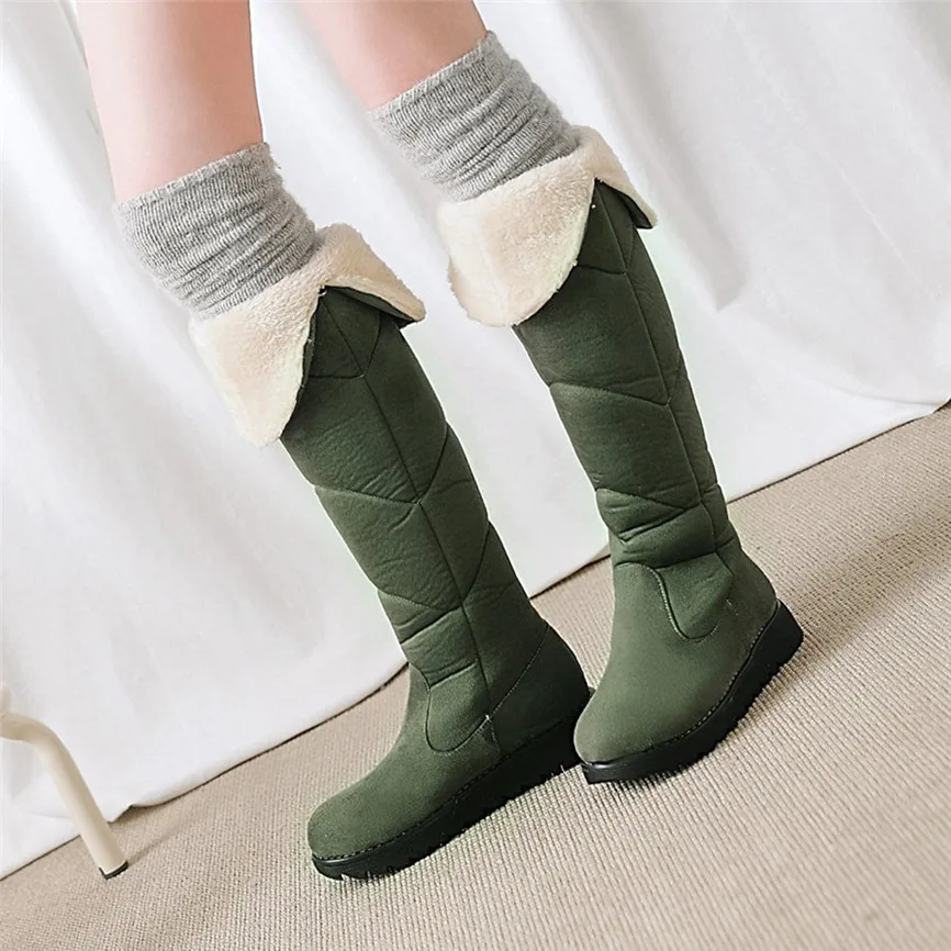 Зимние сапоги на плоской подошве теплые высокие из бархата 2019 г. Модные