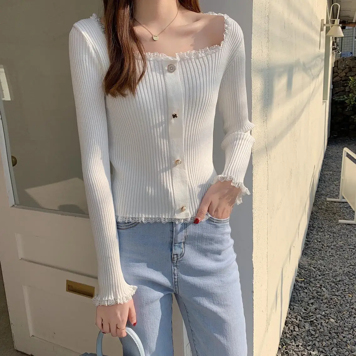 

Women's T-shirt 2021 Spring and Autumn Style Square Neck Sweet Wind Lace Temperament Elegant Thin Top
