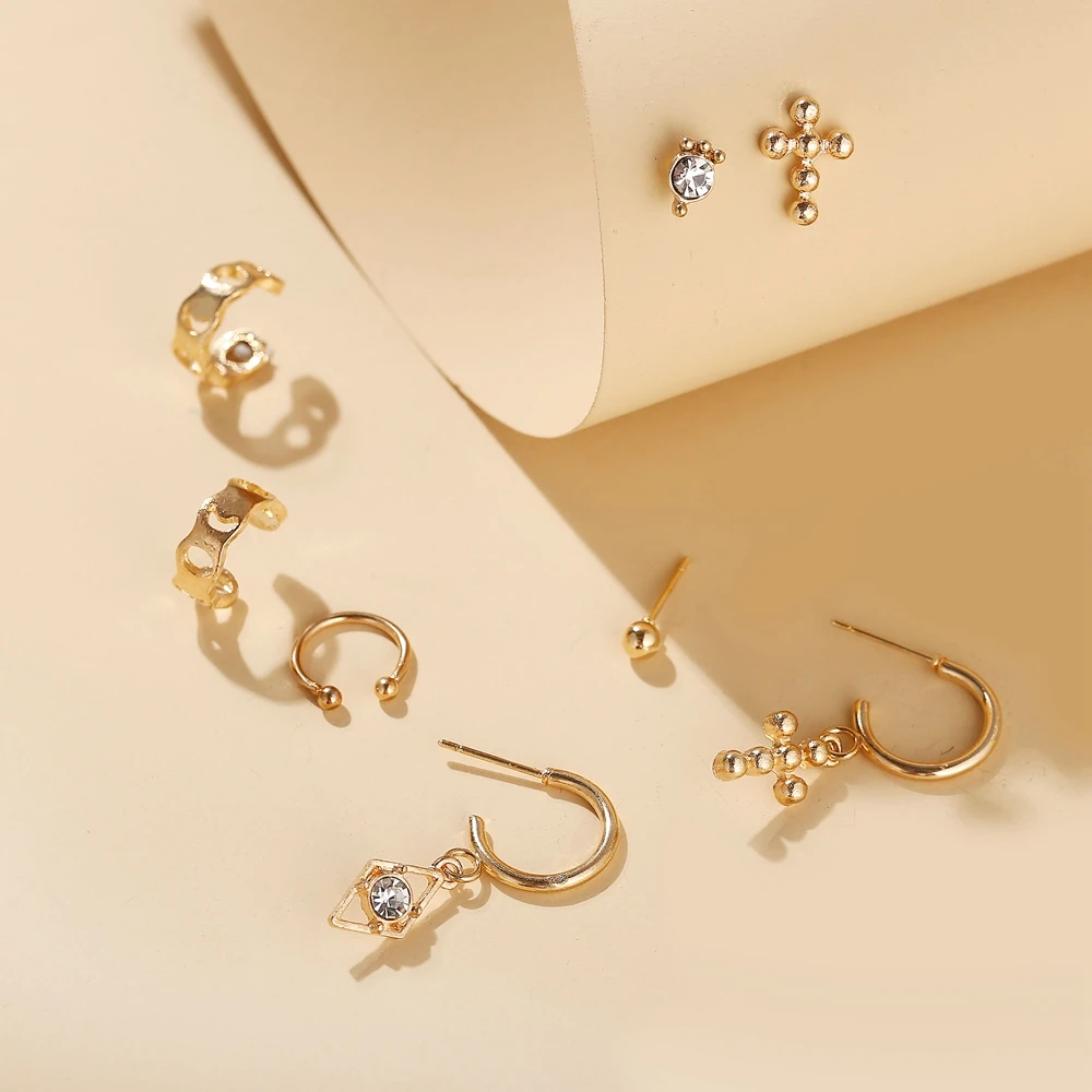 Комплект женских серег-гвоздиков в богемном стиле со звездой и кристаллами |