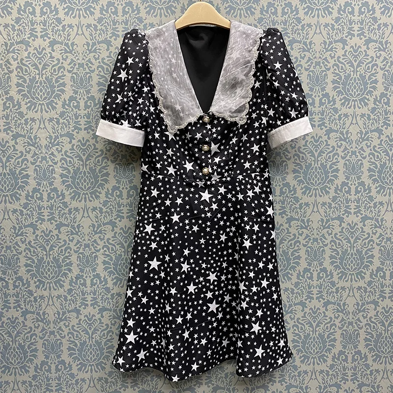 

Шифоновое платье с коротким рукавом и V-образным вырезом