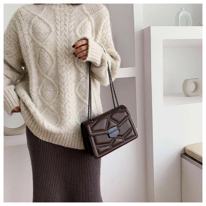 Маленькие сумки через плечо с заклепками на цепочке для женщин модная сумка