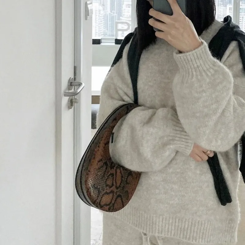 

Women Snake Print Circular Bags New Fashion Vintage Ladies Small Handbags Streetwear Designer Cow Split Leather Totes Bag