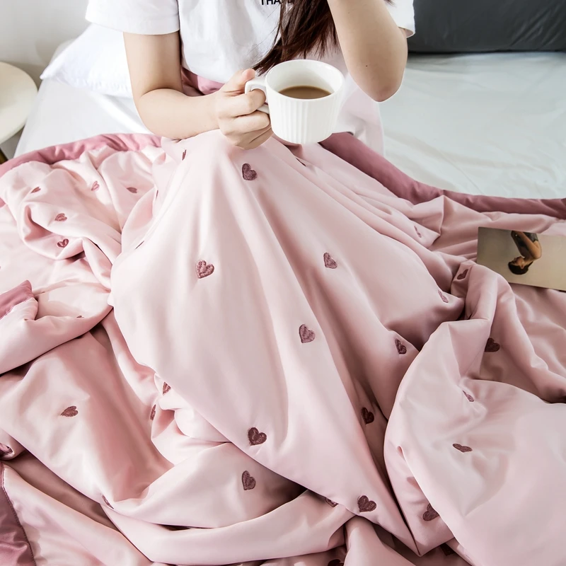 Comprare Trapunta Estiva Per Aria Condizionata Lavaggio Fresco Ricamo In Seta Coperta A Cuore Copriletto Semplice Per Bambini Trapunta Sottile Confortevole Per Adulti