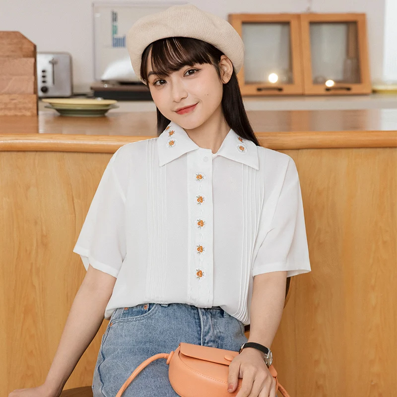 

Шикарная летняя Новинка 2021, свободная рубашка-поло цвета хаки с вышивкой и воротником с короткими рукавами, шифоновая рубашка в полоску для ...