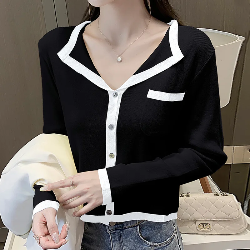 V-neck knitted top design sense of minority long sleeve chic small shirt autumn 2021 new women's sweater lazy style