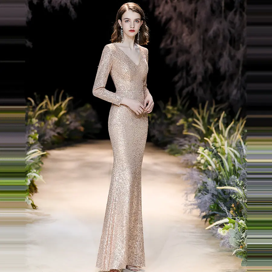 Женское длинное вечернее платье русалка золотистое с V образным вырезом и