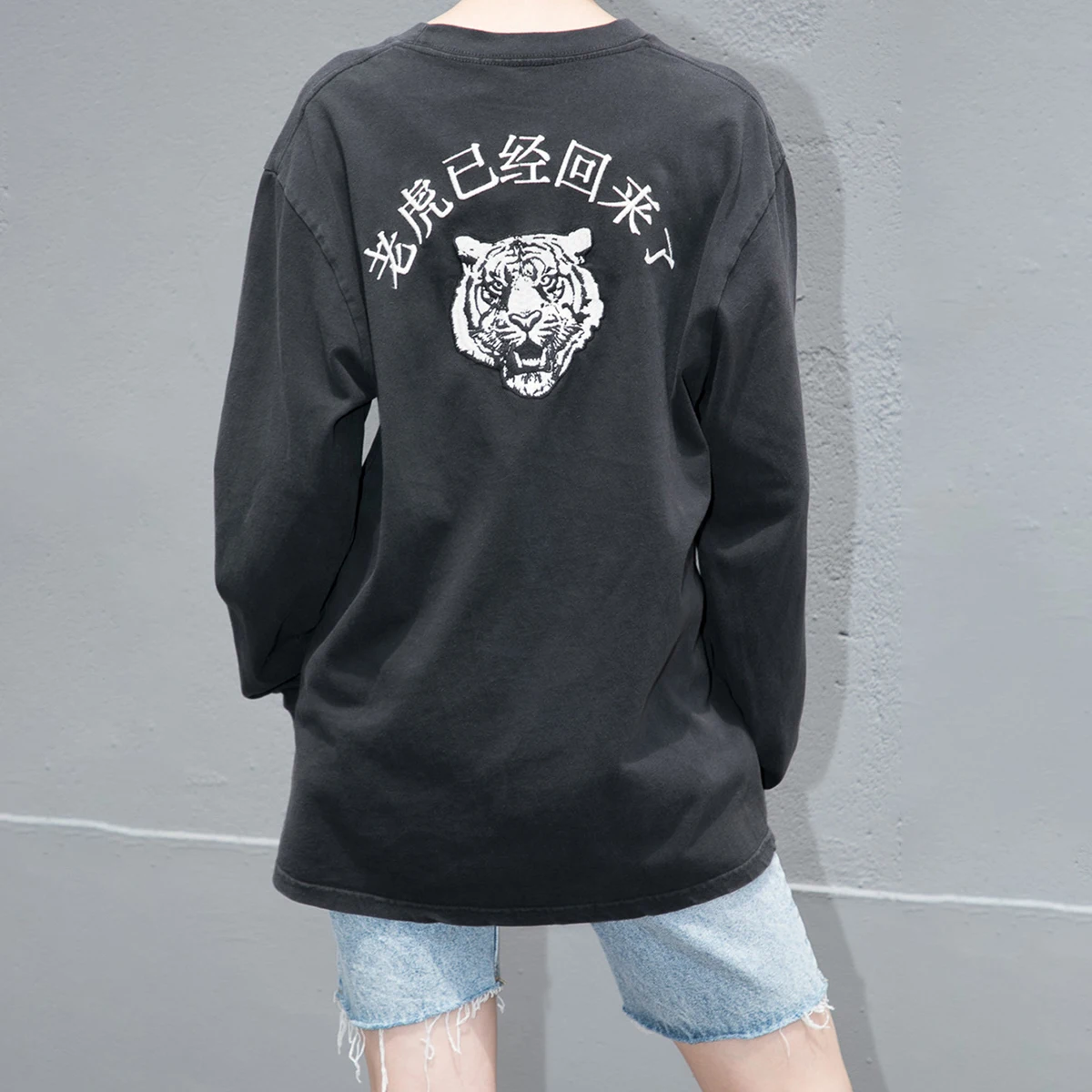 

Женские толстовки с капюшоном и вышивкой тигра, черные хлопковые свитшоты, женская модная уличная одежда, Толстовка Оверсайз, Осень-зима 2020