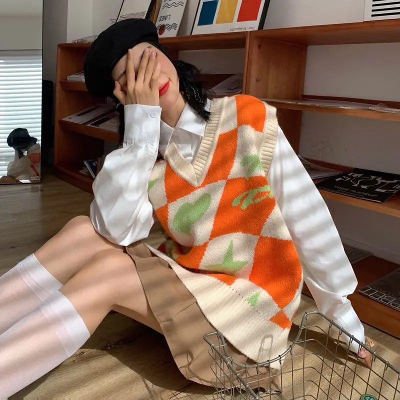 Вязаный жилет в клетку с V-образным вырезом |