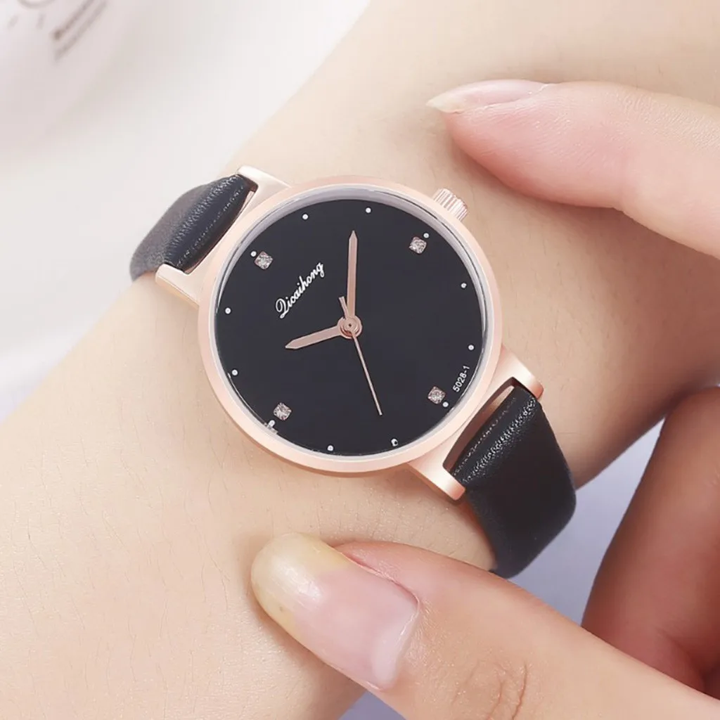 Женские Красные кварцевые часы Стильные Классические со стразами для отдыха