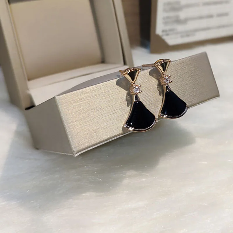 

Sterling Silver Earrings High Quality Fashion Black Fritillary Fan Shaped Skirt Earrings Ladies Birthday Party High Jewelry