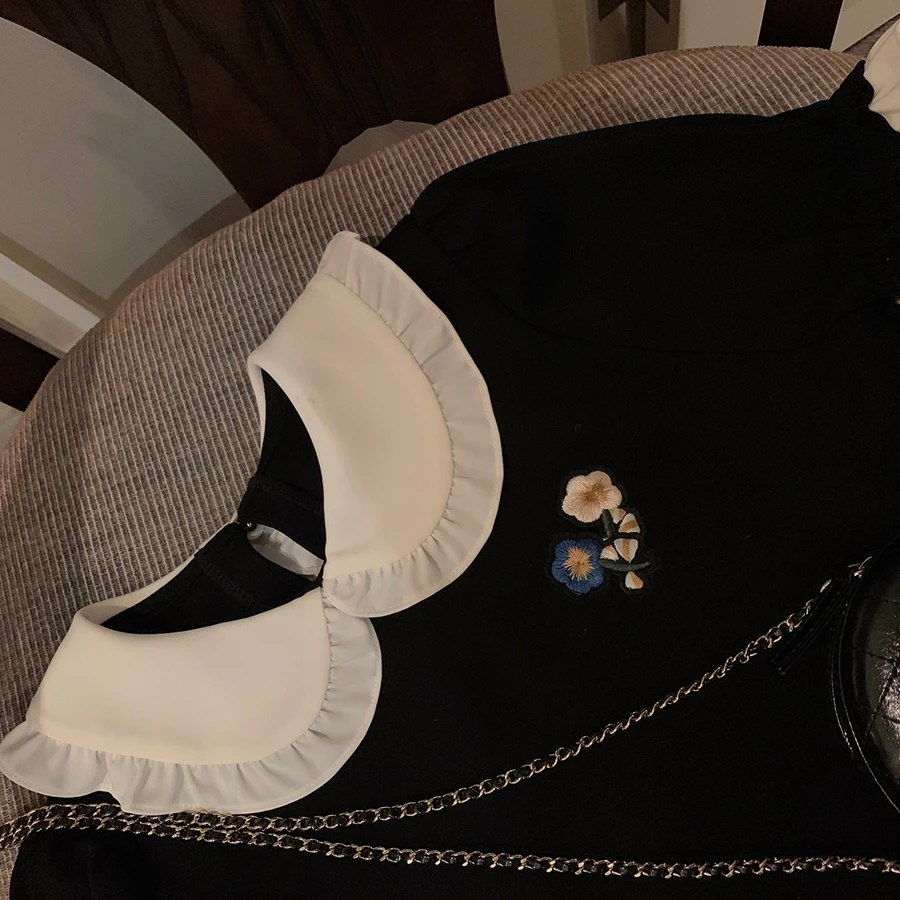 

Korea Style Short Sleeve Kawaii Black Blouse and Tops Women Casual Floral Embroidery Shirts Female Y2k Crop Top 2021 Summer Chic