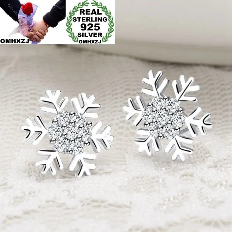 

Женские серьги-гвоздики из серебра 925 пробы с белым цирконом