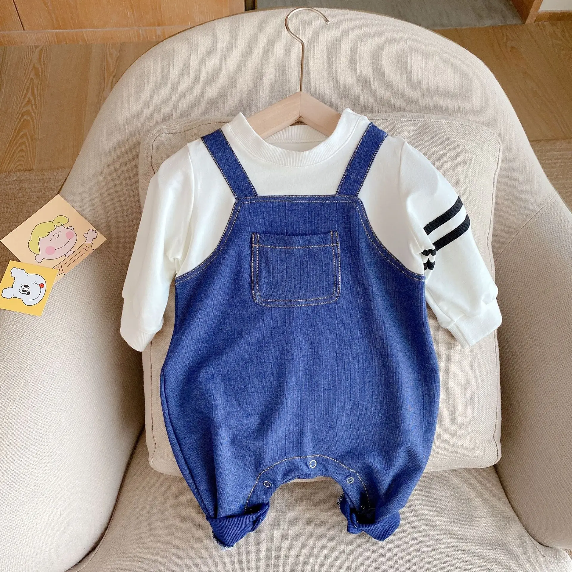 

0-2 Year Old Baby Boy Knitted Denim Romper for Fall 2021 New Baby Fake Two-piece Long-sleeved One-piece Rompers